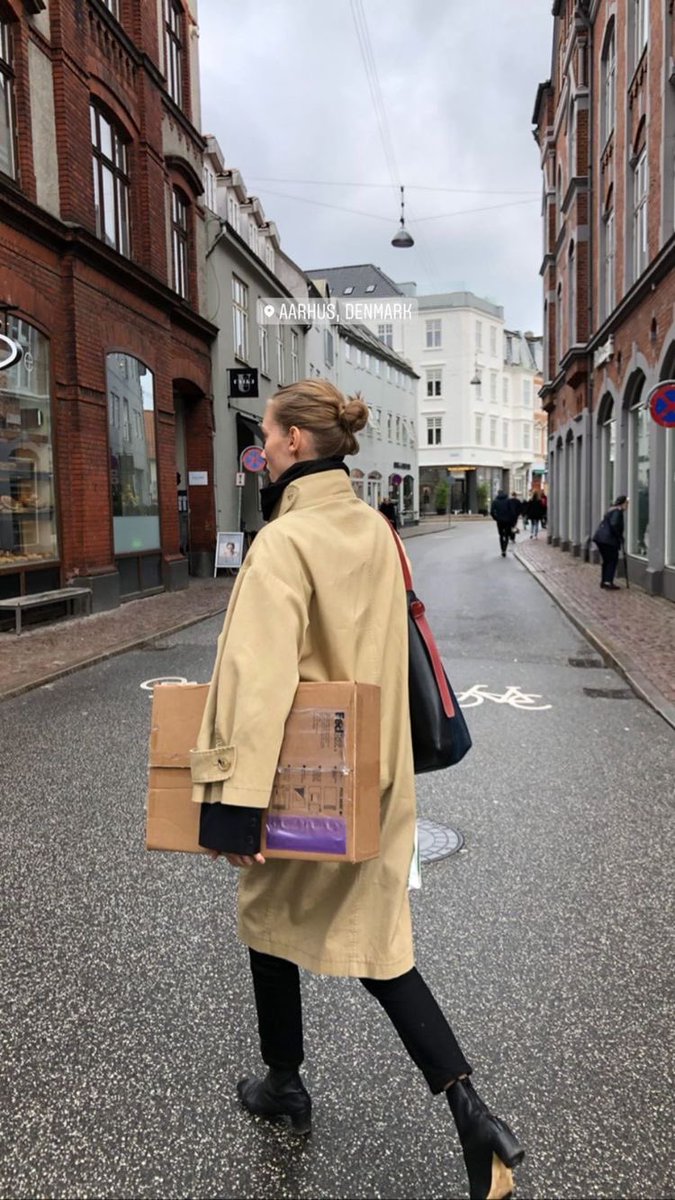 softparisian's tweet photo. starting my sales and marketing internship today https://t.co/pTLbPyGApv