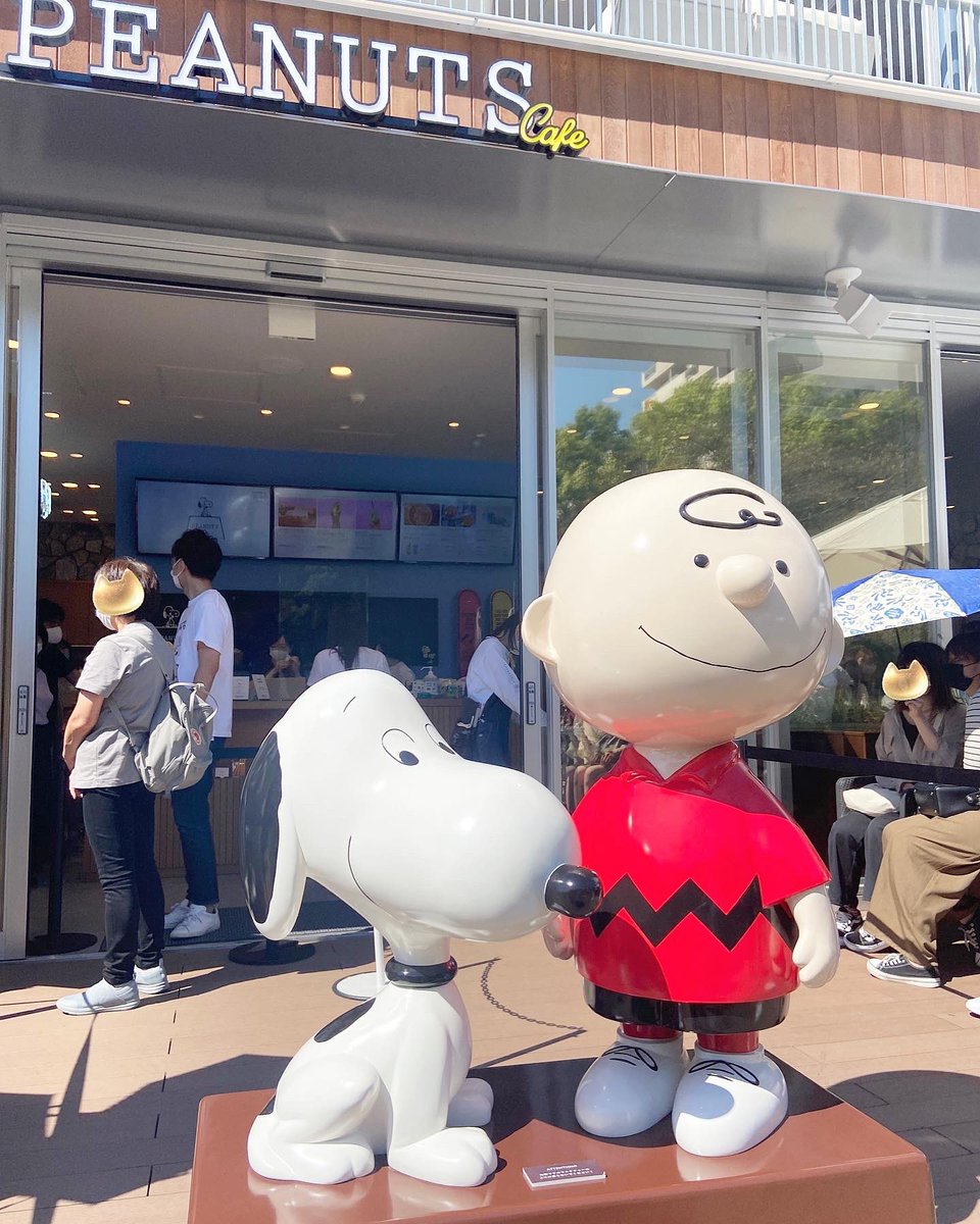 Natsukan 628 今日は久屋大通公園にオープンしたピーナッツカフェに行ってきたよ すごい人でグッズを買うの諦めました また近いうちに行きたいと思います ピーナッツカフェ名古屋 久屋大通公園 Snoopy Peanuts スヌーピー