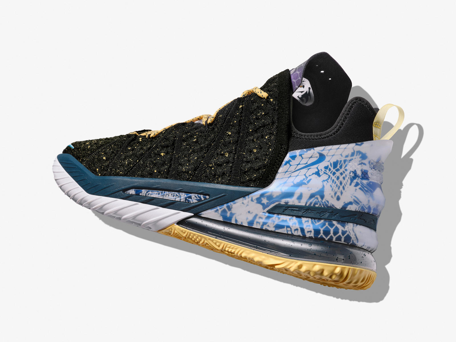 do lebron 18 run small