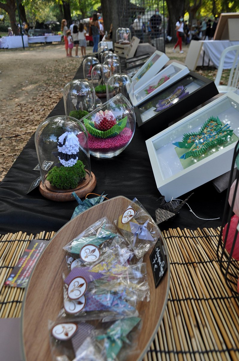 origamilys's tweet photo. Hier nous étions sur le "Marché d'Aqui" au Soler un petit théâtre de verdure ambiance conviviale comme d'habitude...
#marches #origami #origamilys #pliagepapier #boutiqueenligne #objetsdeco #exposant https://t.co/aEeNSach6Y