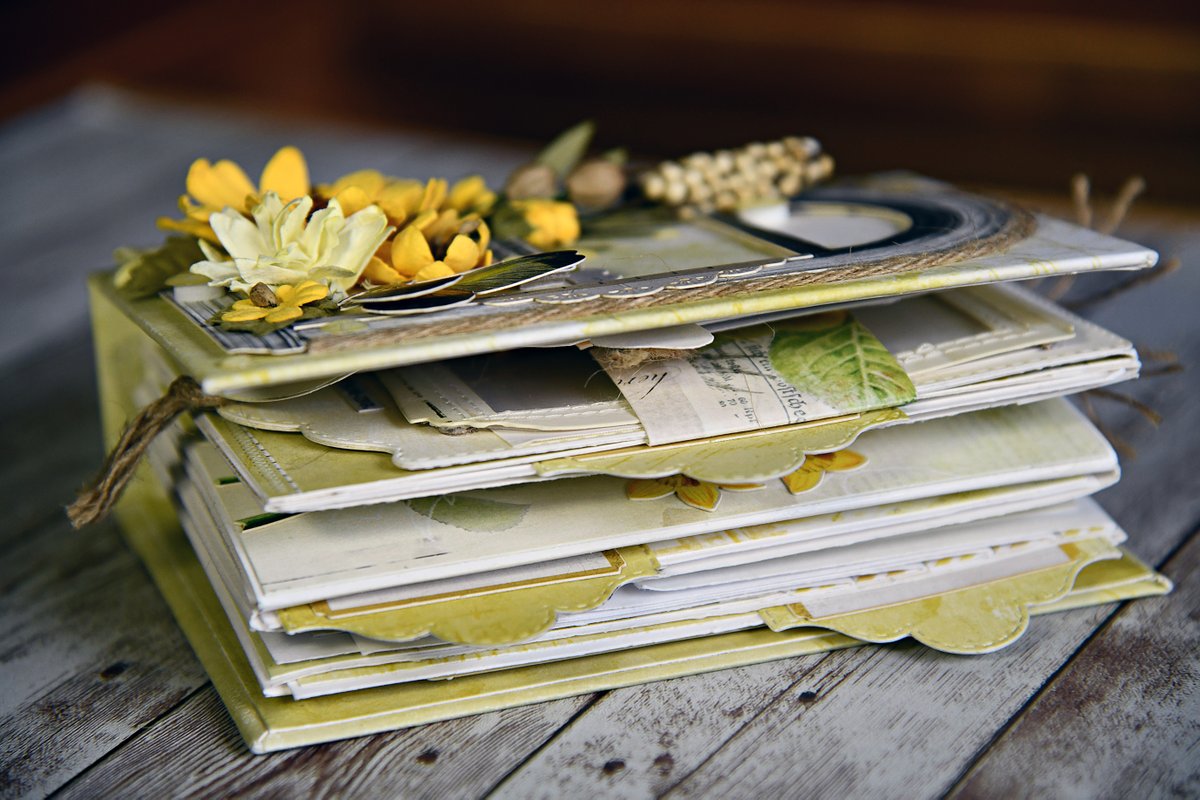 Come see what I have created with 49 and Market Vintage Artistry Butter collection featuring Crealies dies. Photos, video and the how to's on my blog. 
what-a-beautiful-mess.blogspot.com/2020/09/49-and…