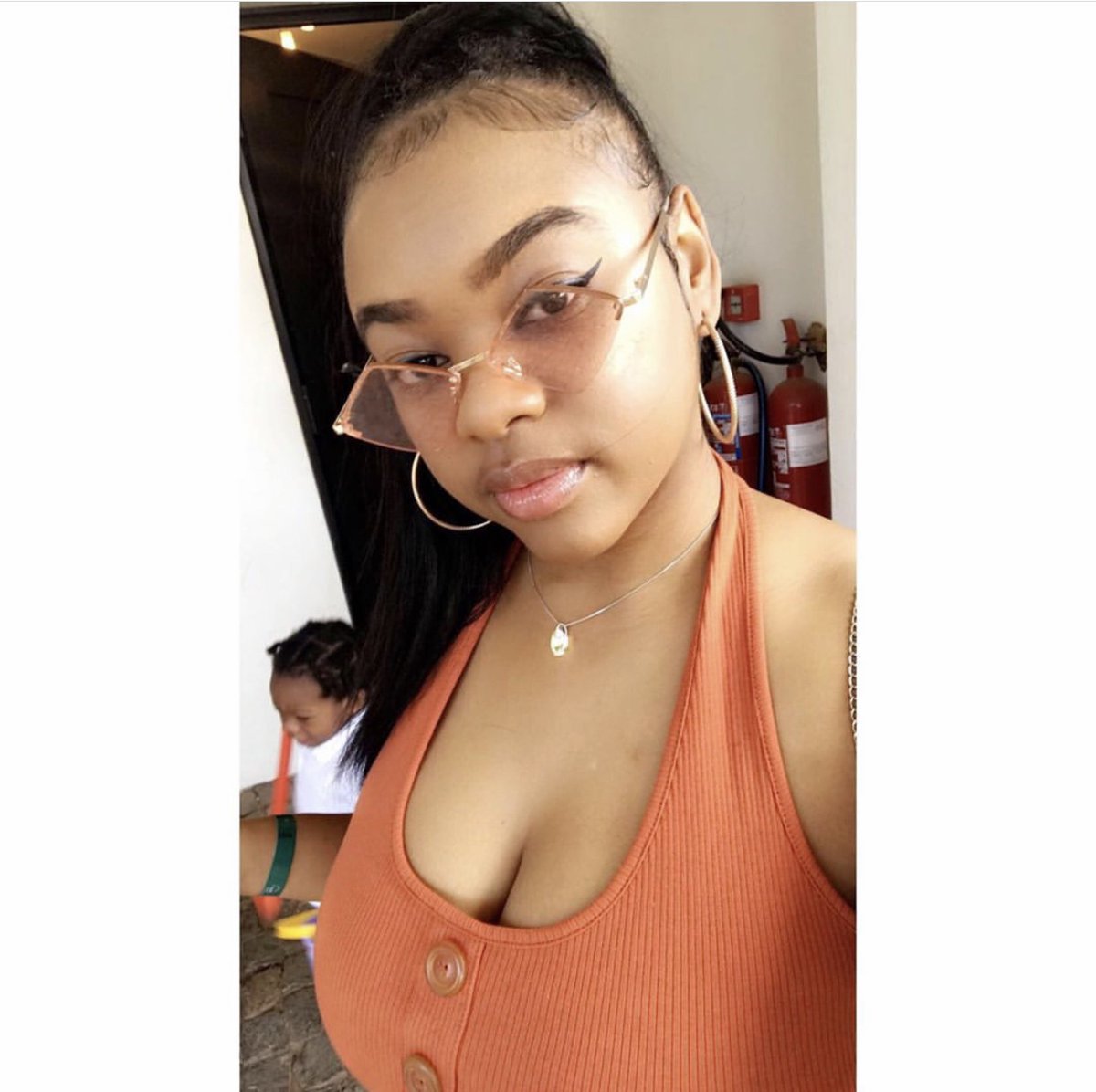 saphyshola's tweet photo. Dying for a good time... it’s been a while. Good music, good food, good drinks and good people. That’s all 😩 https://t.co/QQ973xH6ih