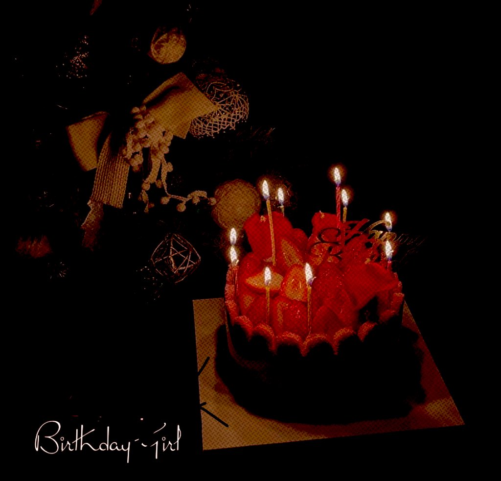 ahoom116's tweet photo. #ميلادي ادخل عامي الجديد الآن .. ♥️🎉
اتمنى ما سيأتي افضل بكثير مما سبق ..
ودعت عام بكل مافيه من ذكريات وأشخاص غادروا حياتي دون عوده .. وفتحت أبواب قلبي مستقبلة كل قلوب جديدة متحدية كل الظروف .. 
وبكل امل اتمنى ان تكون ايامي قادمة جميلة وتكون مليئه بنجاحات يااارب ♥️
 #ميلادي https://t.co/tNUHz5I3GO