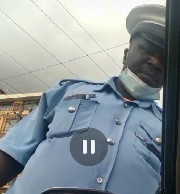 a3Route's tweet photo. 12:45 @IG_NPS  This Ongata Rongai cop should be investigated. He operates while drunk and very arrogant. 
@NPSOfficial_KE via @watoish https://t.co/g7VxhMUx6T