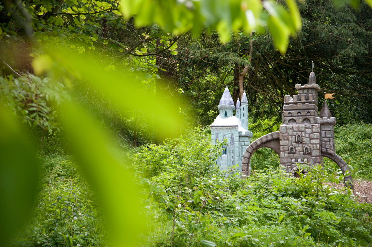 👣 Walk through the wardrobe in Kilbroney Park and be transported into the land of Narnia on this popular C.S. Lewis inspired family trail. Find out more 👉 bit.ly/3i7SVuf Remember, wherever you go in #VisitMourne leave nothing but your footprints. 👣💜 #LeaveNoTrace