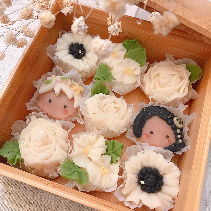 ふぇありーがらなスカラビアとお花のおはぎ??‍♀️
#ツイステ料理部 