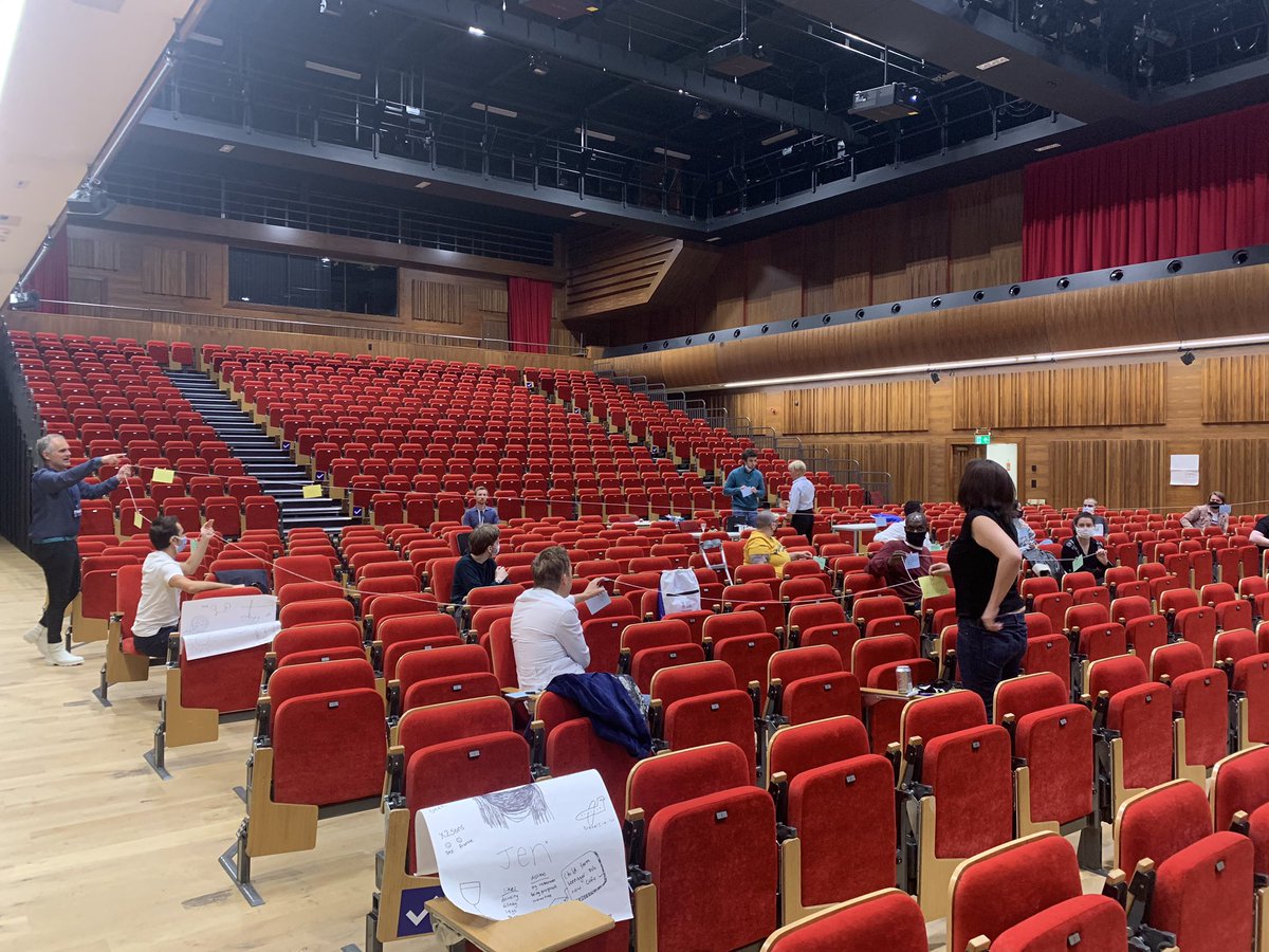 CompFoundry's tweet photo. Weaving hopes and fears for the next four years #interactivetask #AmazingStartsHere 👍🏻✨⚡️💫 #socially_distanced #back2Uni https://t.co/bc0xHdyVPA