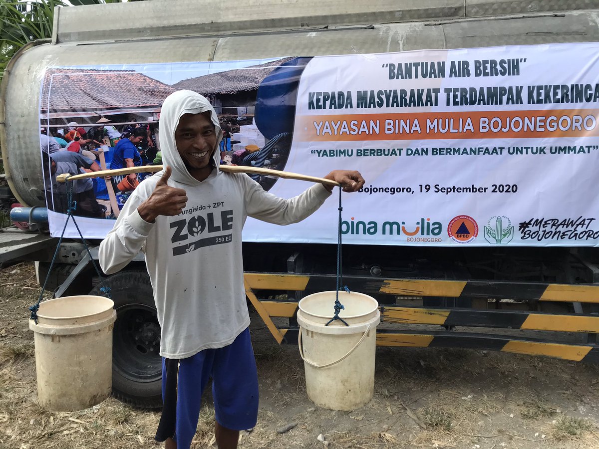 MasboyyBoy's tweet photo. Mereka terdampak kekeringan
Sekarang butuh banget Air Bersih untuk kehidupan mereka
Bantu Air Bersih untuk mereka
Dg klik link dibawah ini
ππ
https://t.co/mhoBgZseCd
#binamulia #merawatbojonegoro #bojonegoro #krisisair #kekeringan https://t.co/o5e4hV7gYj