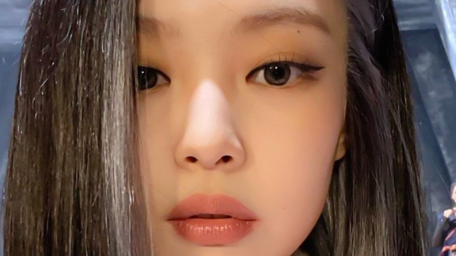 her face is godly