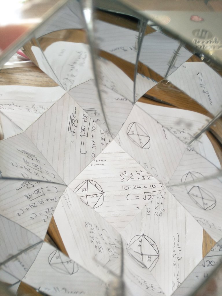 SciJem's tweet photo. On Mondays I do maths 😅

Especially if it's for a #ScienceFromHome experiment I'm designing for a collaboration with @ScienceOnA 🔥 💥 https://t.co/AKYQIFKAVv