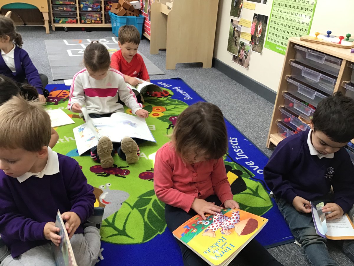 DanesInfAcad's tweet photo. Apple Tree (Nursery) have learnt which way up books go, how to handle them with care when turning the pages. #DIAReading #makingchoices https://t.co/aywuyXRrxz