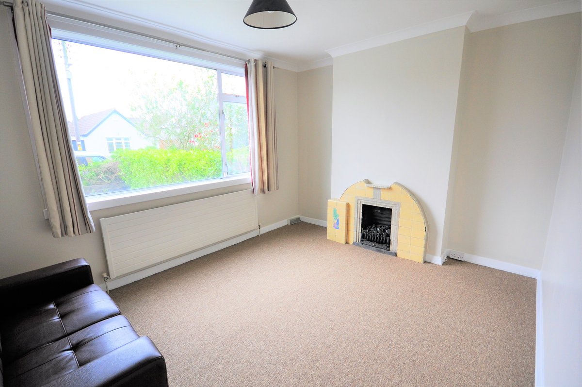 Townshends2's tweet photo. New to the market an impressive 3 bed semi-detached house in a prime location close to the City Centre, UCD and Dundrum Shopping Centre asking €550k https://t.co/JSajfukf66 https://t.co/7HAg9UES00