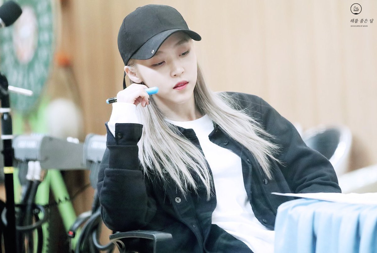 btw this thread doesn’t really include stage outfits or byul wearing suits bc otherwise we’d be here all day