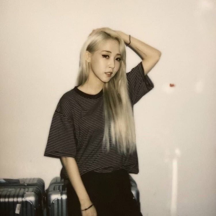 btw this thread doesn’t really include stage outfits or byul wearing suits bc otherwise we’d be here all day