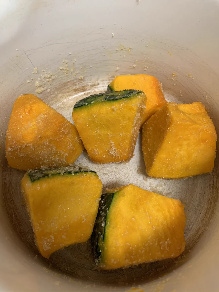 ○○だけでこんなに美味しいなんて！！カボチャの煮物が超簡単に作れる！