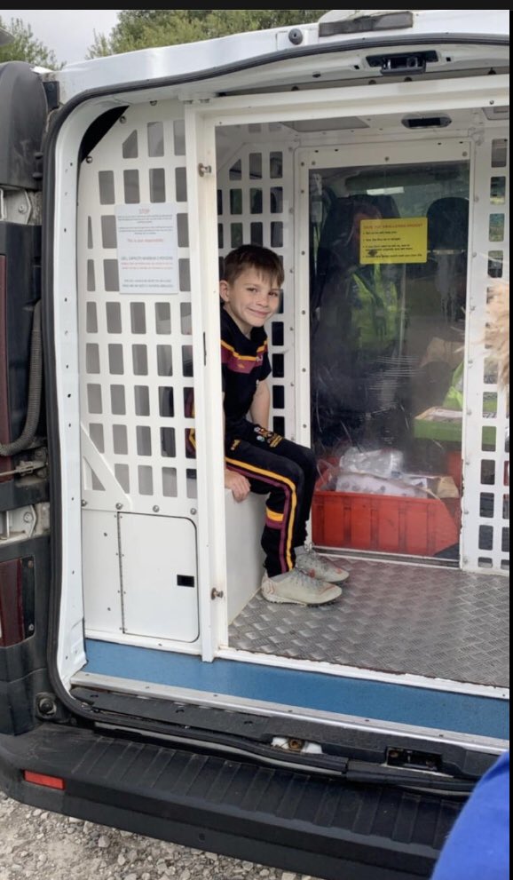 WYP_KirkRural's tweet image. This week has been CCE week , we 👮‍♀️👮‍♂️👮‍♀️have been out and about  🚔  all week educating and explaining to local youths 👬 in our Ward Areas . We attended at Marsden skate park, skateboard 🛹 
Meltham skate park 🛹 and the Sands at Holmfirth . 
#YourNpt