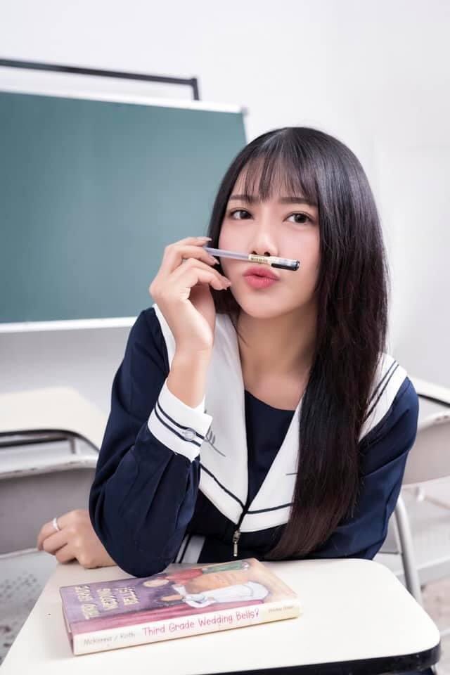 開學了～

大家要認真上課喔！

#霍宣
#女神範
#覺得照片好看轉推是美德 
#霍宣寫真集
fan520.net/pages/irishuo