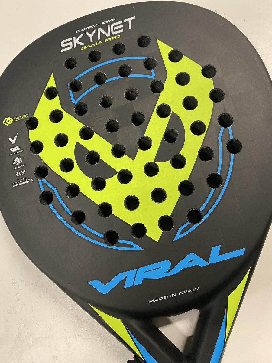 VIRALPADEL's tweet image. Jugamos? 😜💪 
.
#Madeinspain #SkynetPro