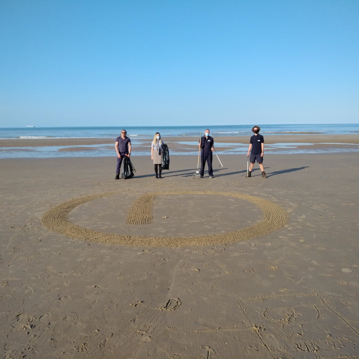 JasonKeanMM's tweet photo. The Beach Clean Crawlers - coming to a beach near you!
Everything and Anything Removed to keep our beaches clean.
#DiamondResorts #CromerCClub #DiamondGoGreen #WorldCleanupDay @KellyCCC1 @saffronCCC2 https://t.co/8xbJ7cmQUY