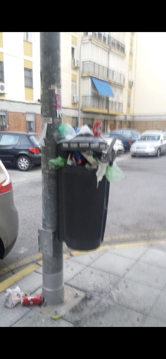 BorregoReme's tweet photo. @RetoLipasam @Ayto_Sevilla @CSurNoticias seguimos con la suciedad en nuestras calles  GRANATE, opalo, cuarzo, nosotros pagamos nuestros impuestos no es justo. #covidsevilla #Covid_19 #sevillasucia https://t.co/46CzsbPGxN