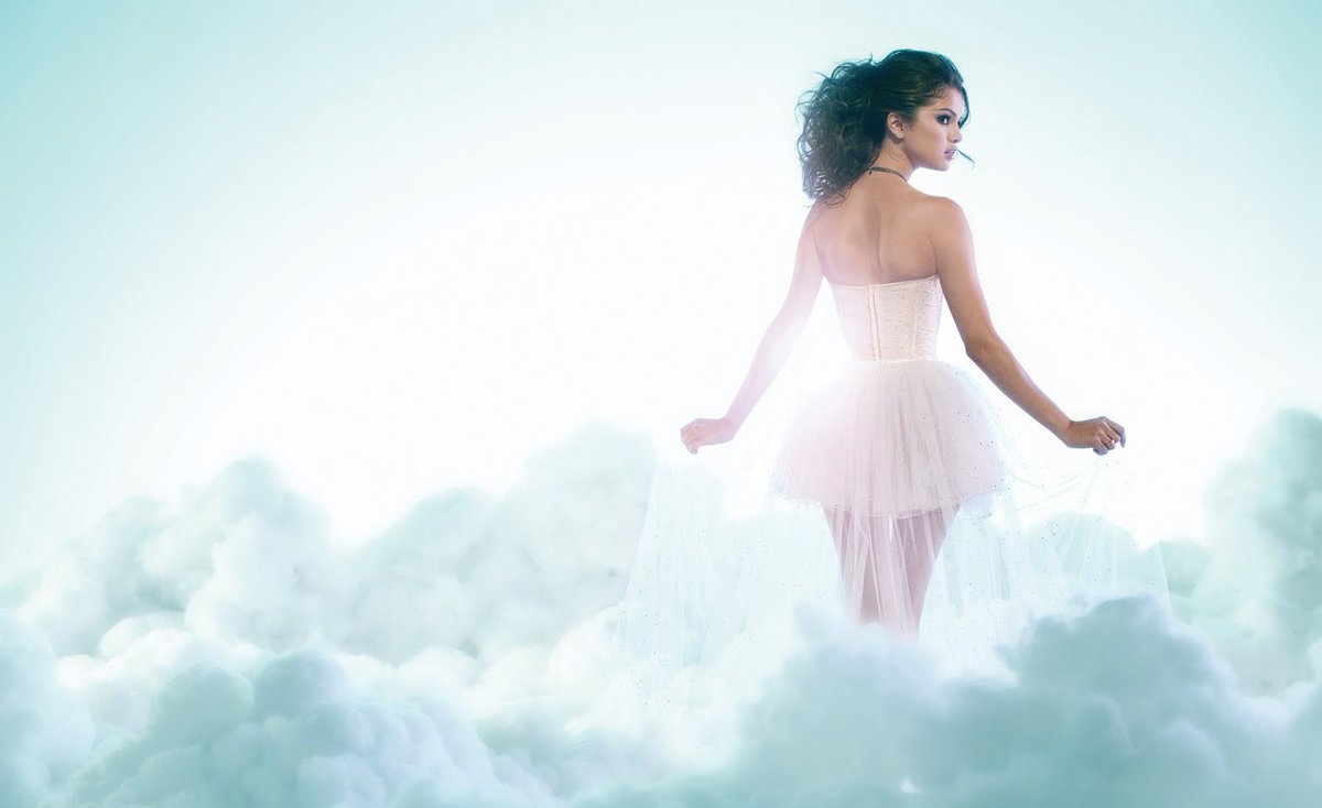 metamorphxsis's tweet photo. Selena Gomez and The Scene served visuals when they wanted to😍🤩🙌🏼 #AYWR https://t.co/S2uKo7ySsb