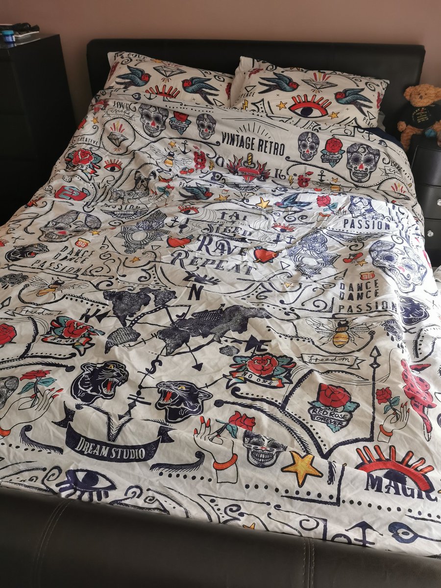 MrsToriMoz's tweet photo. Someone needs to invent duvet covers with press studs at the corners to keep them in whilst you're making the bed.. Making a super king duvet at 5'2" is like an Olympic sport!!
Plus side, since #kaftrio I can now do it without getting out of breath or needing help πͺπΌ
#cfprobs https://t.co/TOEvvbWXFY