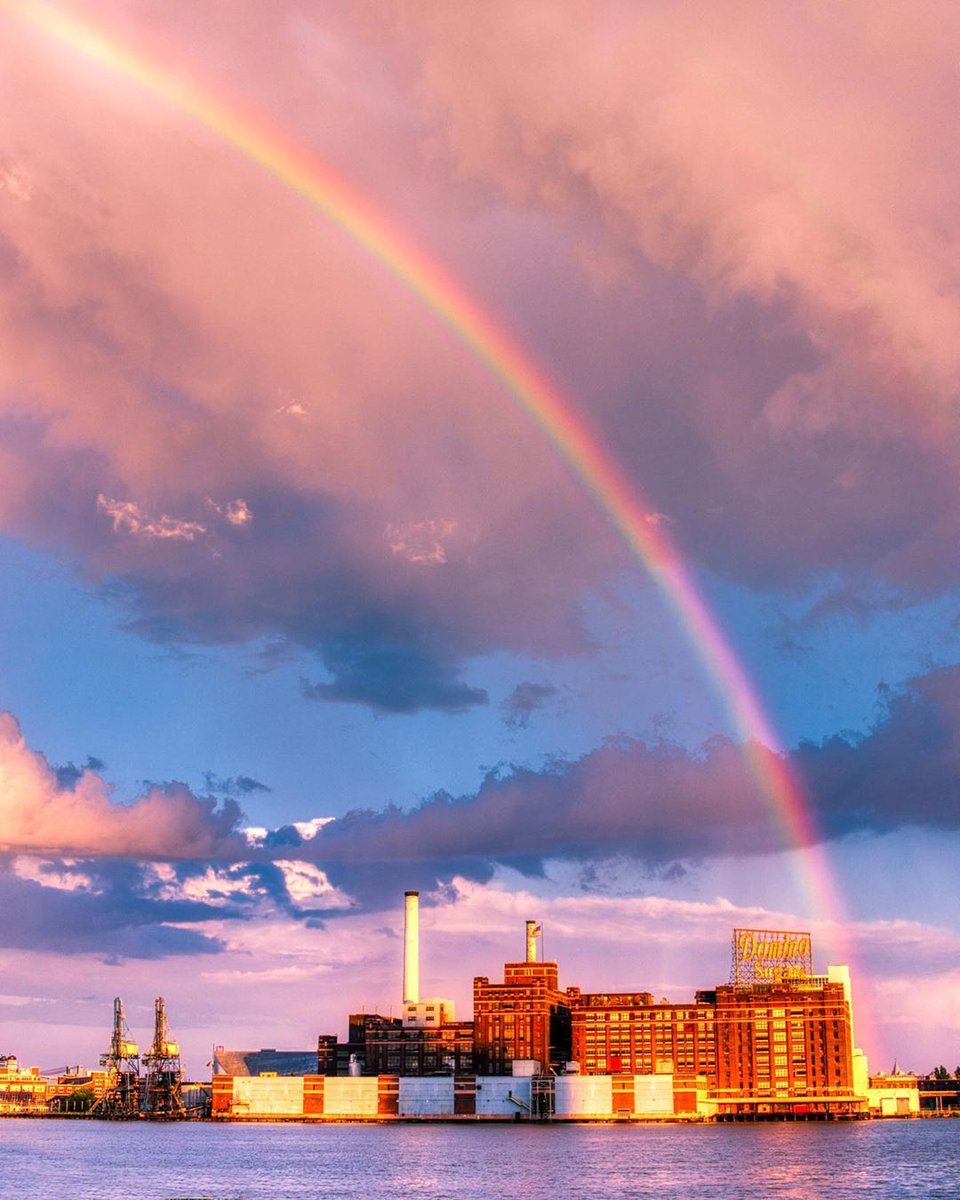 After the rain comes the rainbow β¦ what an incredible shot over the iconic Dominos Sugar factory in Baltimore
Image credit: @jaredrussellstrouse https://t.co/DHrqvQ4BLA