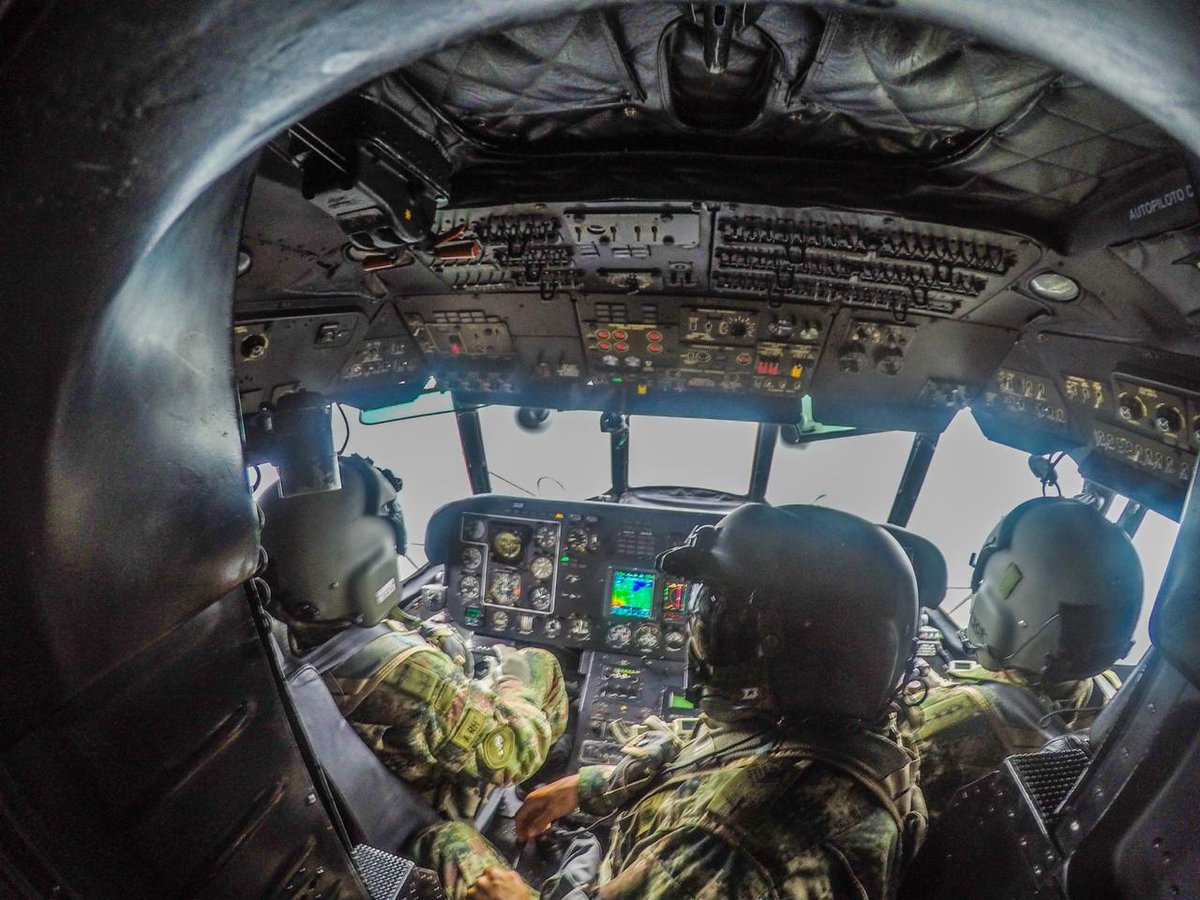 Ejercito_Davaa's tweet photo. #Hoy el Batallón de Mantenimiento de Aviación N.º 3 #BrigadaAviación32, en vuelo de prueba para término de fase de mantenimiento programado, nuestros soldados aviadores les desean un #FelizLunes

#QuedateEnCasa https://t.co/FanIHqDMKW