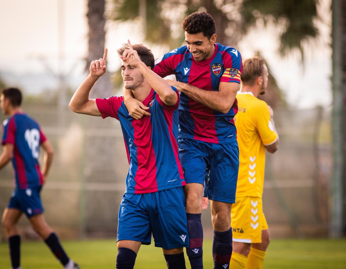 JONTROB777's tweet photo. Se acaba mi relación con el Levante UD. Muchísimas gracias a todos mis compañeros, cuerpo técnico, y demás trabajadores del club por dar lo mejor de sí.
Ha sido una gran experiencia vestirse de granota. Os deseo lo mejor.
Un abrazo,
Onti.
@LUDatletico https://t.co/nEDmycoz69