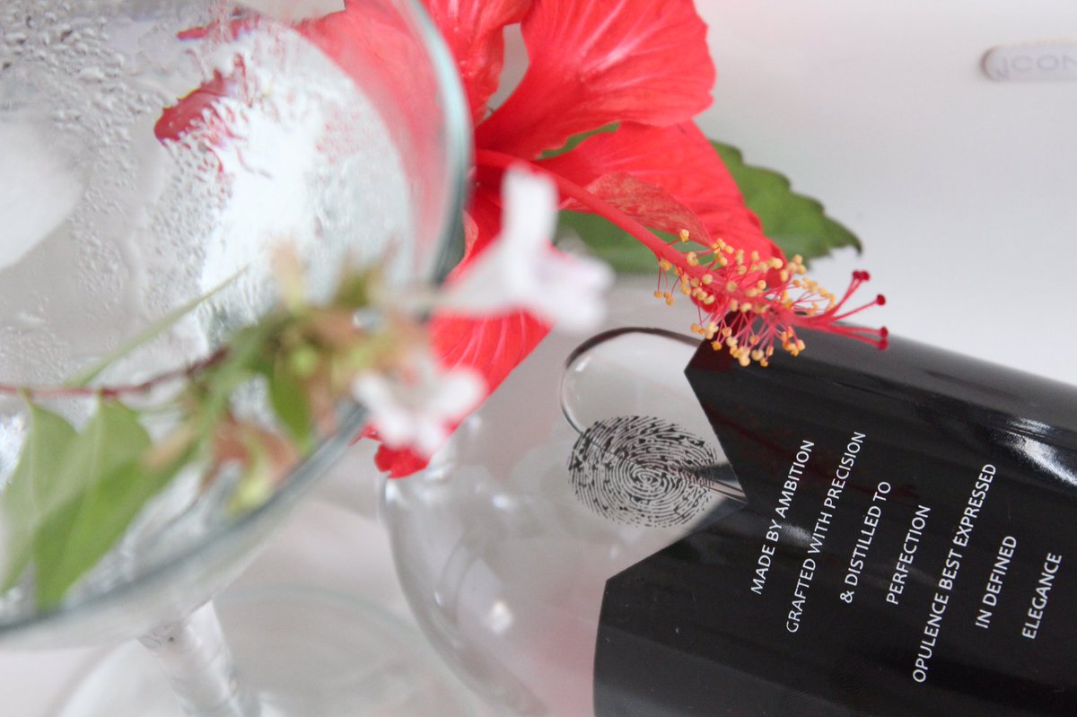 Sakhile_M17's tweet photo. @Refilwe_kumalo @mycoolerbox We’re a local vodka brand called @Gr8dientVodka based in JHB, Gr8dient has been crafted to perfection by South Africa’s finest craftsman by being put through a rigorous distillation process making our vodka ultra smooth ,bold in character &amp; distinct in taste. #Unquestionable https://t.co/fTp9JAfimX