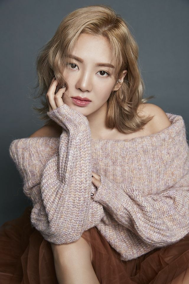 snsdspics's tweet photo. happy birthday to our dancing queen kim hyoyeon 💗

#디저트처럼_달콤한_김효연_생일
#OurQueenHYOday
@Hyoyeon_djhyo https://t.co/jAEMH8xk9W