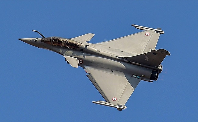 ndtv's tweet photo. In A First, Woman Pilot To Join Rafale Fighter Fleet Of Air Force https://t.co/C6bzPjB2BE https://t.co/I3HV6sECMn
