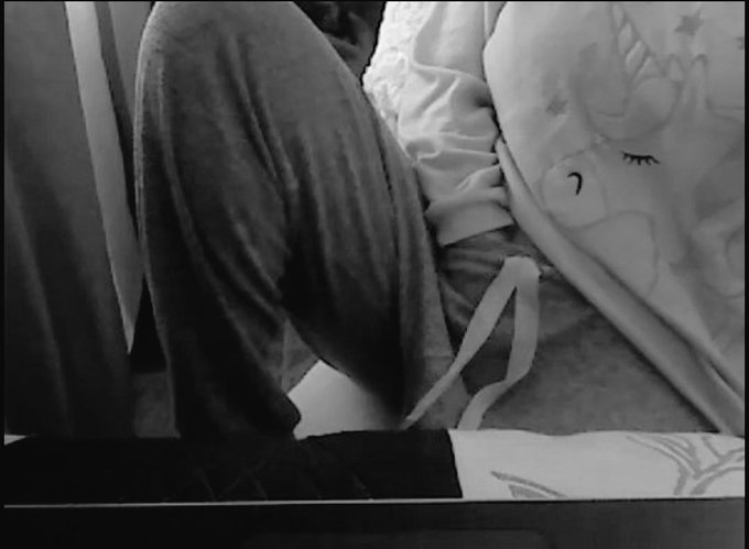 Quieres descubrir que hay debajo? Entra a mi SKYPE DanielaEvans y Desc&uacute;brelo https://t.co/JQUOQXL71s