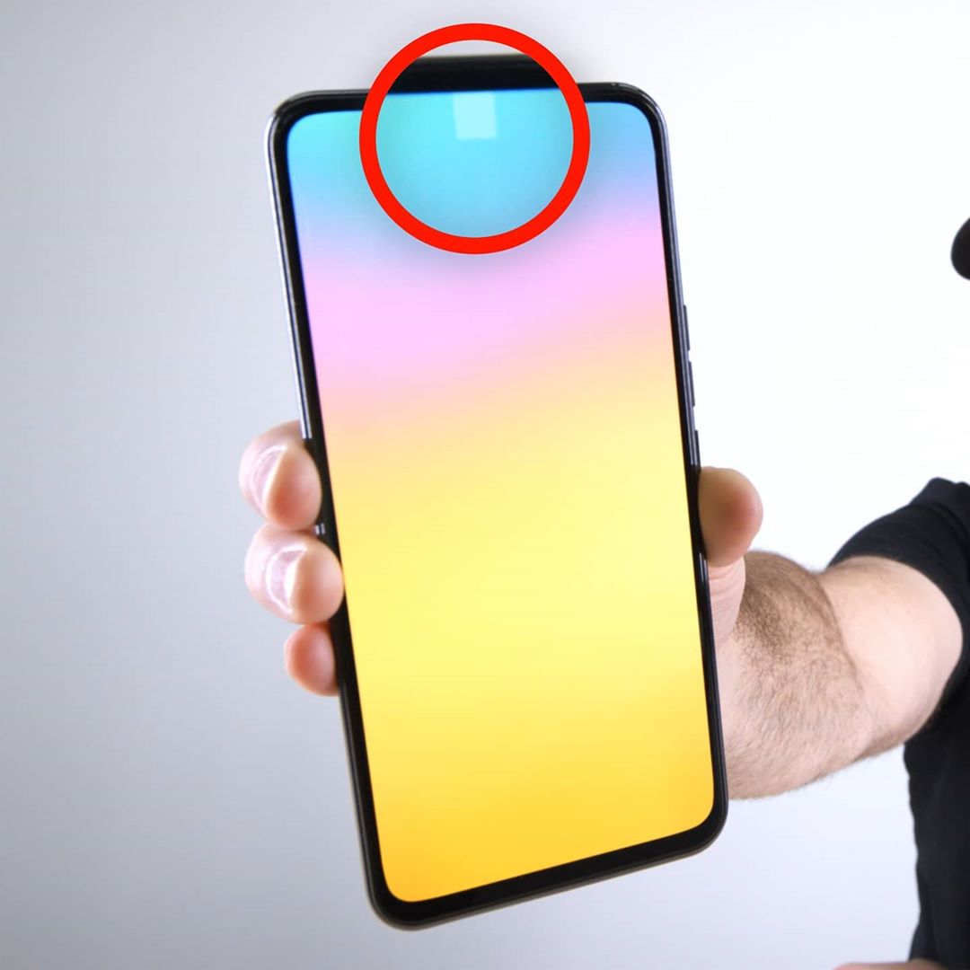 AndroidCrawlFix's tweet image. New video with the World's first under display camera on a smartphone, this is some wild technology..
By: UnboxTherapy Watch now!