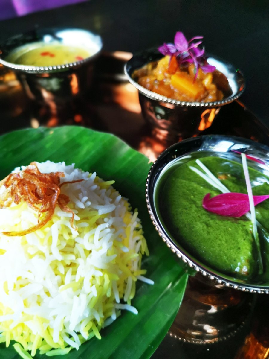 Our Shakahari Thaali is the perfect traditional Indian vegetarian feast. Bursting with colours &amp; flavours, the Thaali consists of taster portions of lentils, greens, vegetables &amp; potatoes that is served with rice &amp; bread. Vegan option available
#chakrabyjaipur #greystones #dinein