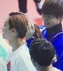 Taehyung playing with seventeen’s jeonghan’s hair