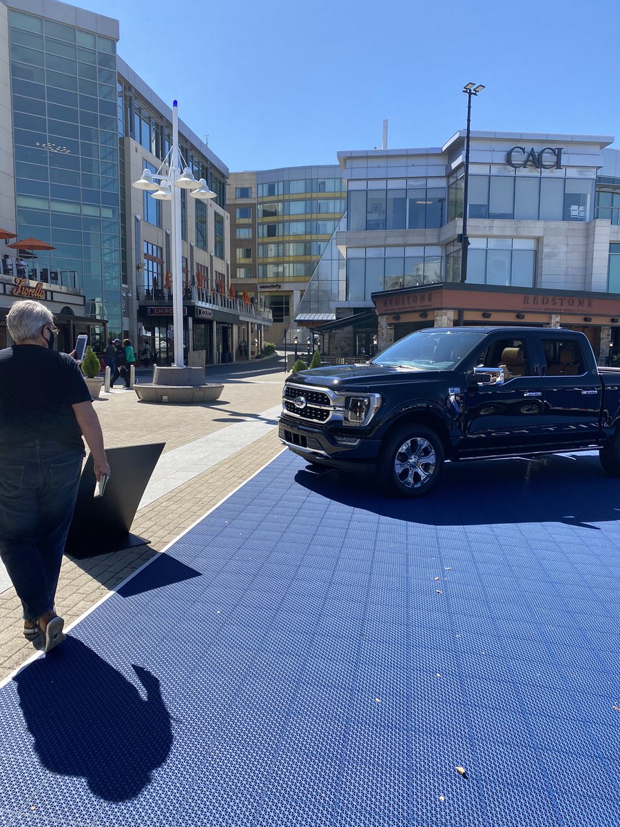 caseygroup's tweet image. Our great friends at @WashAutoPress  have begun to visit the @Ford #F150 #BuiltForAmerica down at @NationalHarbor #BuiltForDC
