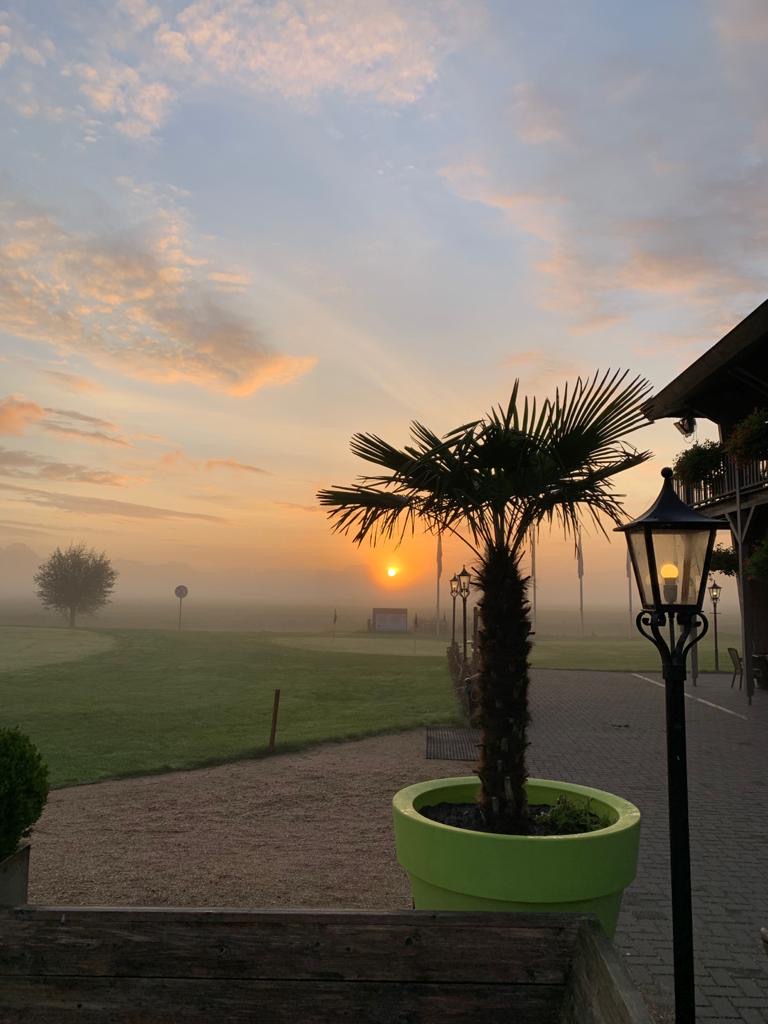 Green_Free's tweet photo. Ga Golfen op Golfbaan Weesp en maak kans op 2 greenfees van Golfbaan Moyland International t.w.v. € 100,- 
https://t.co/VX9uO1lrpe https://t.co/YGGn7F7iF1