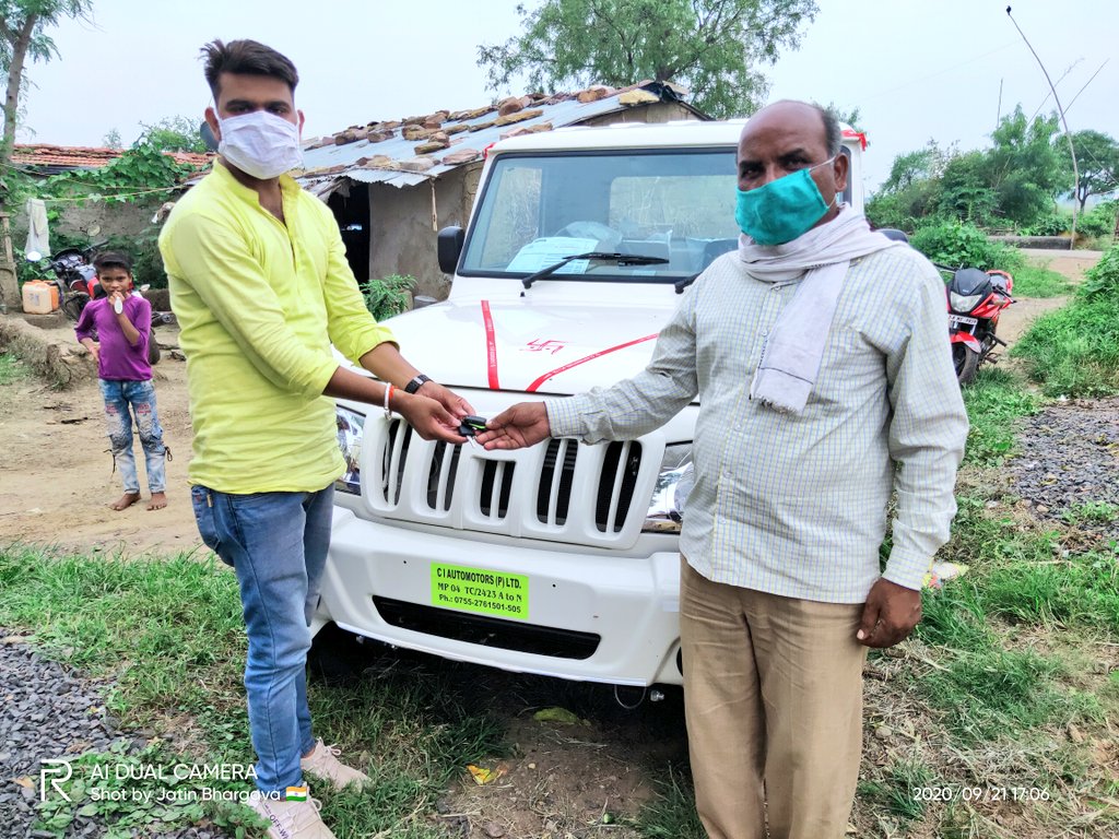 jbhargava22's tweet photo. My customer Mr.Bhavar Lal Singh delevert @MahindraRise vehicle Pick - up 1.3 CBC at Raisen @anandmahindra @CiMahindra #jatinbhargava @CIAUOTOMORS @cicapitalindia https://t.co/HqdytwEobf