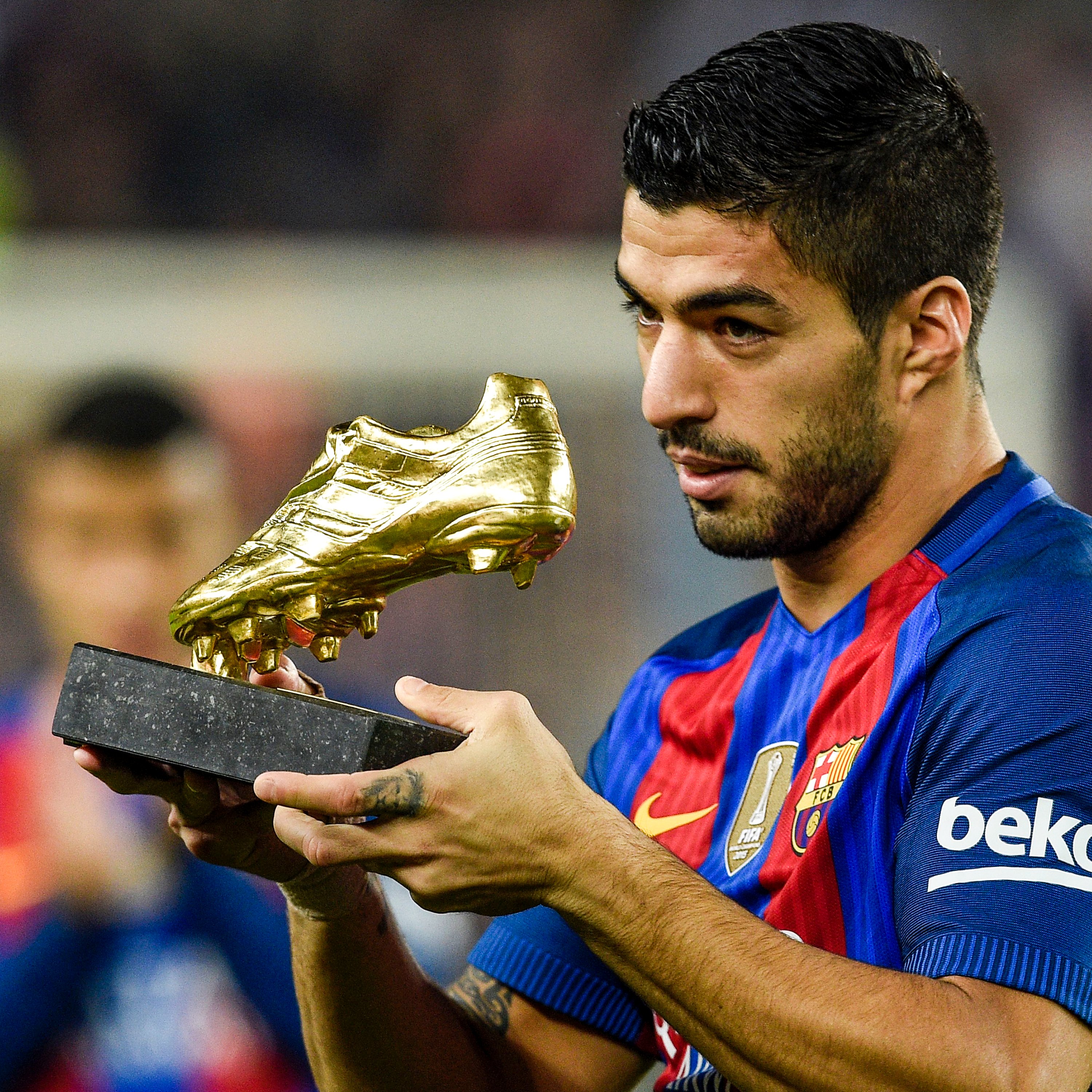 Luis suarez golden boot sales