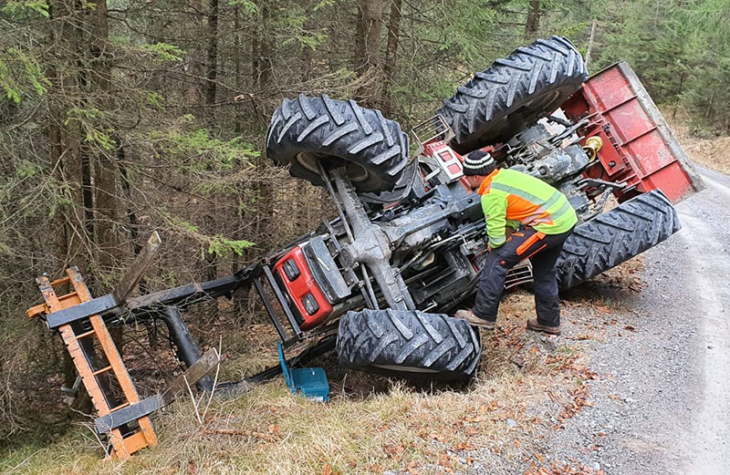 #Traktorunfälle: Verletzungen durch Beckengurten vermeiden news.landwirt.com/?p=3237 
Bei rund 75 Prozent der tödlichen Traktorunfälle in den letzten Jahren hätte der Fahrer überlebt, wäre er mit einem Sicherheitsgurt angeschnallt gewesen.  #Landtechnik #Landwirtschaft