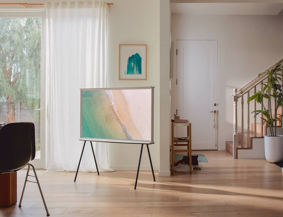 LivingetcInd's tweet photo. Samsung’s stunning The Serif lifestyle TV goes beyond the traditional television concept and becomes a piece of home décor that elevates the design of any room. This is the result of a collaboration between Samsung and the acclaimed Parisian design duo Ronan and Erwan Bouroullec! https://t.co/Uvumjc7fTN