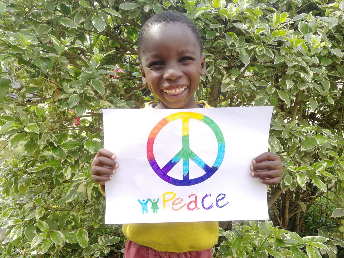 ❝𝑳𝒂 𝒑𝒂𝒄𝒆 𝒆̀ 𝒄𝒐𝒎𝒆 𝒖𝒏 𝒃𝒂𝒎𝒃𝒊𝒏𝒐 𝒄𝒉𝒆 𝒔𝒐𝒓𝒓𝒊𝒅𝒆 𝒐𝒈𝒏𝒊 𝒗𝒐𝒍𝒕𝒂 𝒄𝒉𝒆 𝒍𝒐 𝒔𝒊 𝒈𝒖𝒂𝒓𝒅𝒂❞
Toon Hermans
Solo grazie al vostro sostegno di questi ultimi mesi, possiamo vedere sorrisi come questo ❤️
#peaceday #ShapingPeaceTogether #AliceForChildren