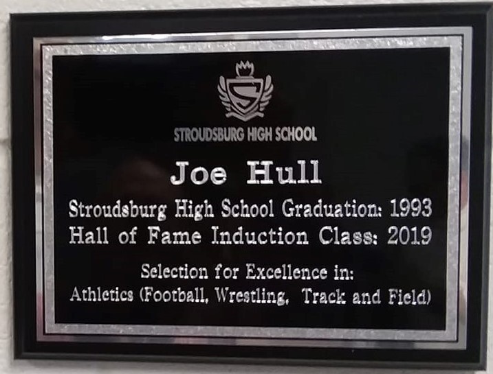 CoachHullHWFB's tweet photo. How time flies--- It was a year ago, I gave a speech that wasn't mine to give... Inducting my late younger brother into the Stroudsburg High School Athletic Hall of Fame....#RIP57 https://t.co/0C6LjNcgsG