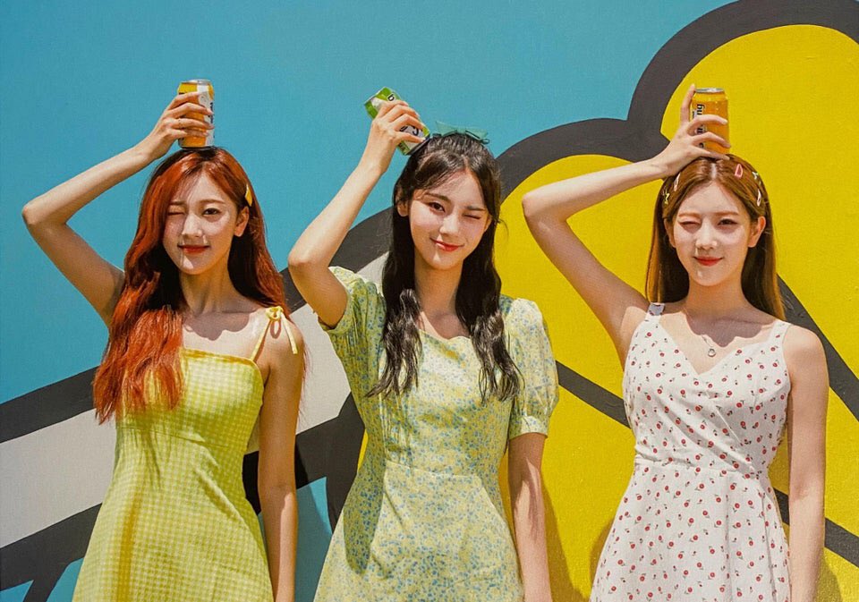 HeeJay365's tweet photo. A legendary trio 🥺❤️ #3YearsWithOEC https://t.co/FRdqjIJw7S