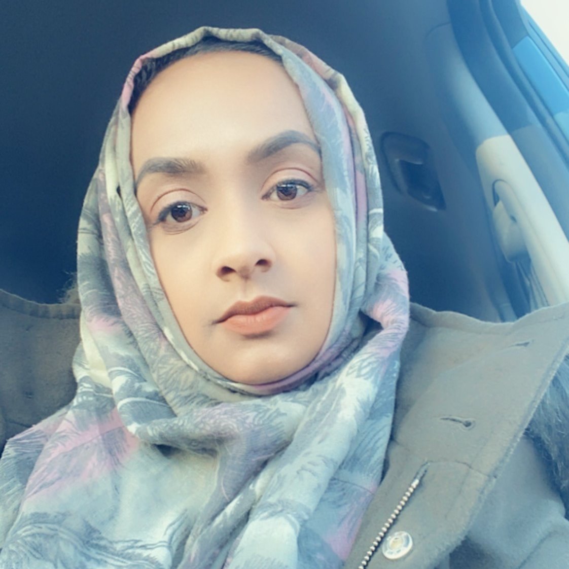 OU_Sport's tweet photo. MEET THE #TeamOUsport STAFF: 
Meet Shamela Mojumder who is Curriculum Assistant for #OUE313 &amp; #OUE314. Shamela has a degree in HR Management and her fun fact: (Not fun for her!) She ducks and dives when she sees a wasp – She once hid under a colleagues desk! #ECYSinduction2020 https://t.co/0JdIDdgguv