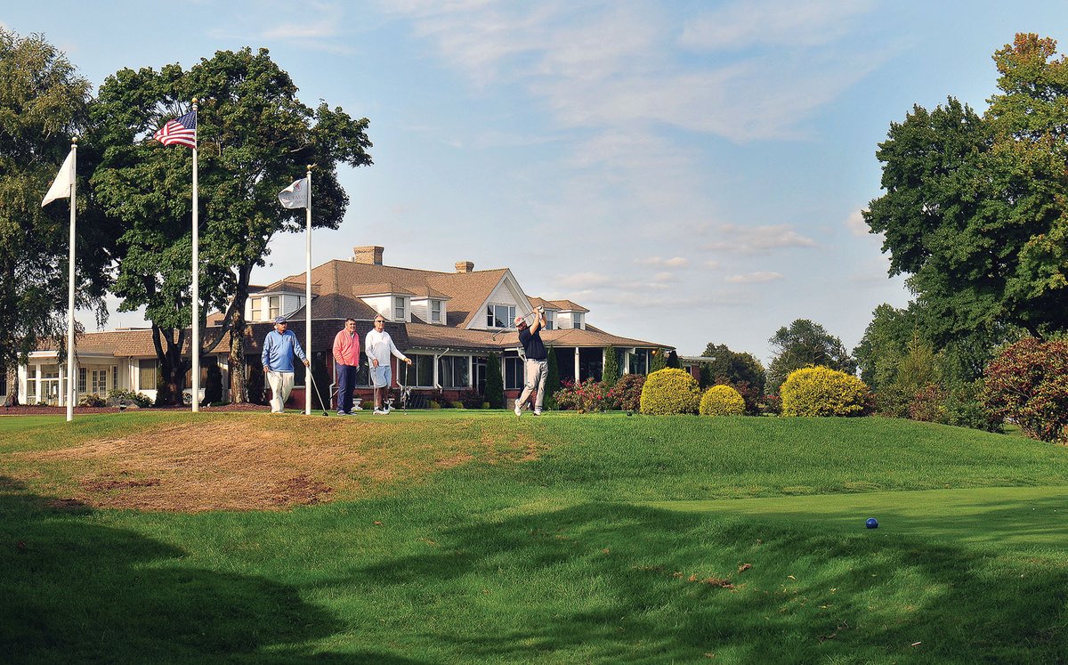 jofitz7's tweet image. In today's @Pawtuckettimes: @CityofEastProv City Council poised to vote Friday on Metacomet CC redevelopment zoning proposal. Photo/@ernesta1959