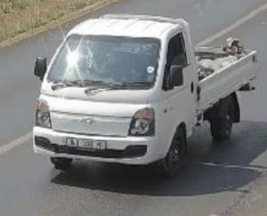 crimeairnetwork's tweet photo. HIJACK &amp; HOSTAGE : R82 BRONK LANE. EIKENHOF. COJ. GP. WHITE HYUNDAI H100. JWJ103MP. LOAD WAS CEMENT. DRIVER THROWN OUT IN WESTONARIA. https://t.co/Zrp4NmSJOg