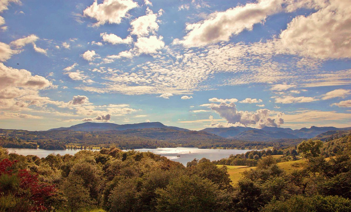 Join Our Team! We are recruiting for a new reservations and events admin! To apply email gm@holbeckghyll.com #WorkWithaView