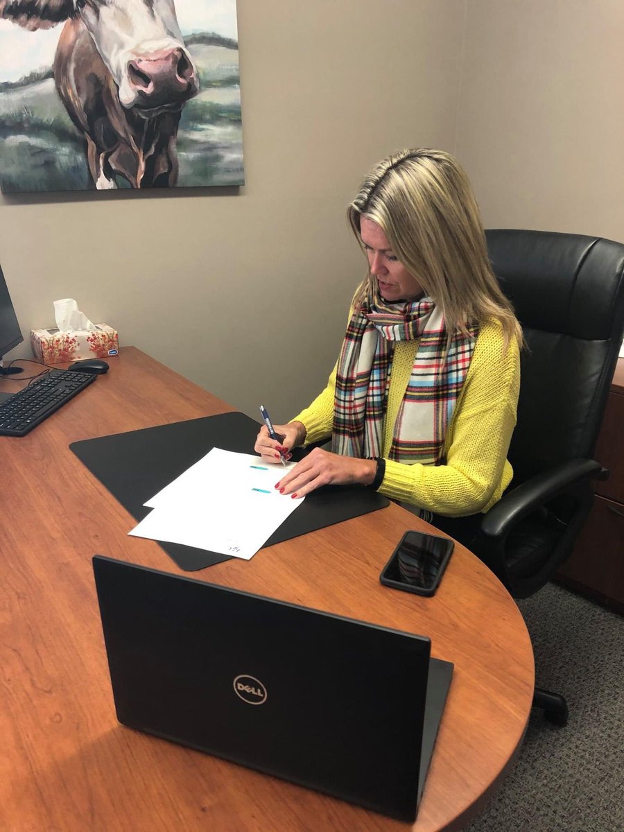 JillDunlop1's tweet image. I took great pride in crafting congratulatory letters to nine local athletes who will receive Quest for Gold funding towards their training.
This month, Minister @MacLeodLisa announced more than $21 million to help athletes and their coaches train in Ontario. #LocalAthletesRock